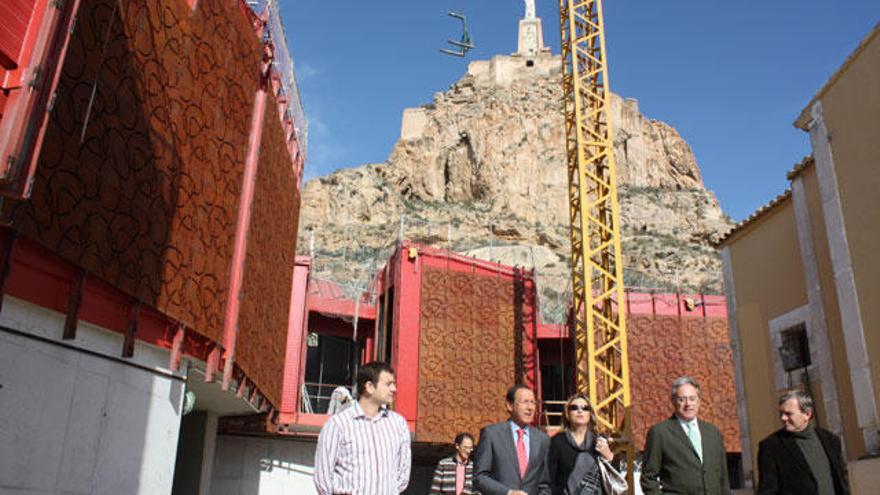 El alcalde Cámara visitó hace unas semanas el Centro de Interpretación de San Cayetano, que se inaugurará en un año