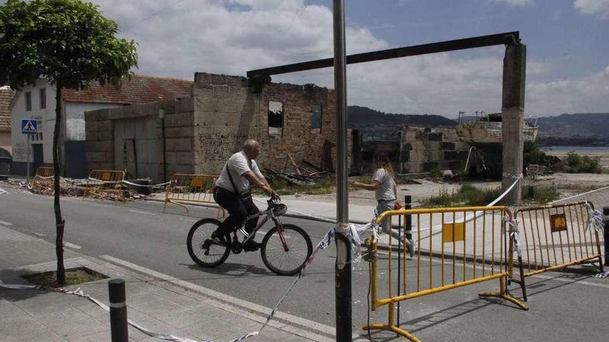 Estado actual del astillero Casqueiro con la calle Concepción Arenal cerrada al tráfico. // Santos A.