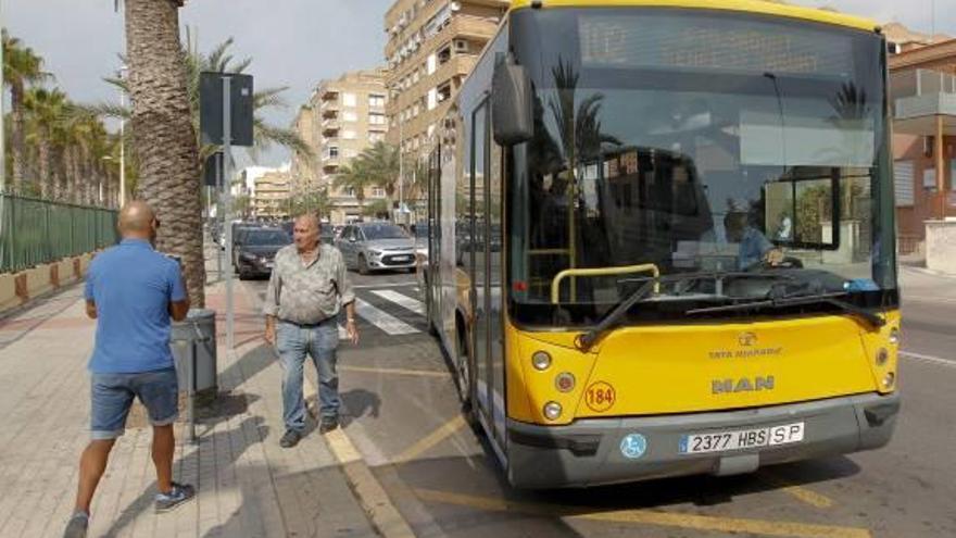 Uno de los autobuses a Sagunt.