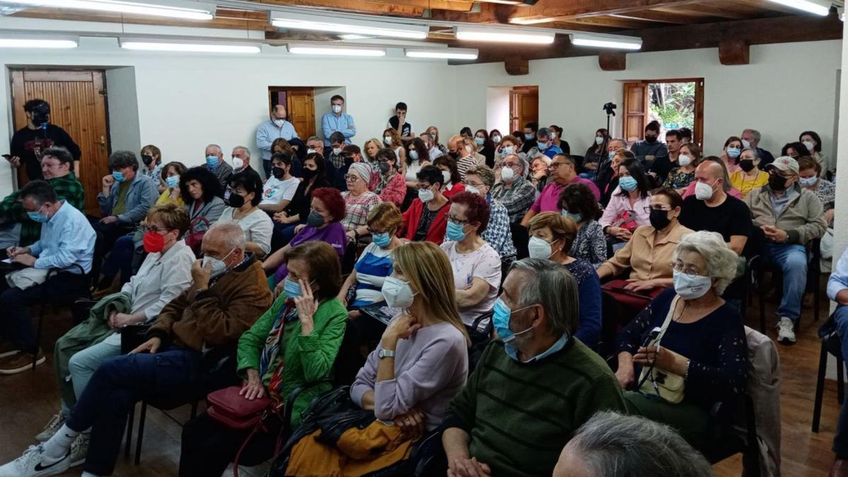 José Errasti y Marino Pérez abarrotan la casa de la Buelga, en Ciaño | CAUCE