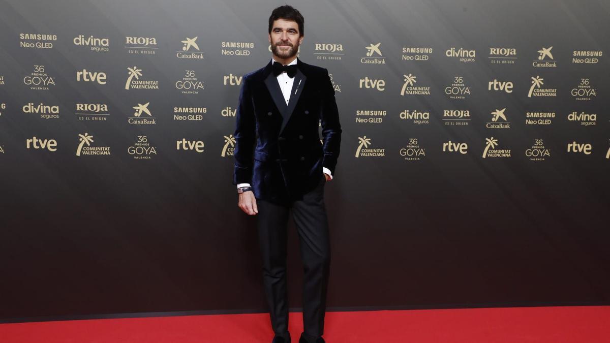 Alfonso Bassave, en la alfombra roja de los Goya 2022.