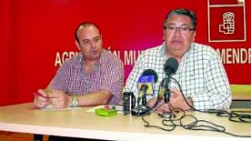 La ejecutiva del PSOE refrenda a Ramírez como líder del partido