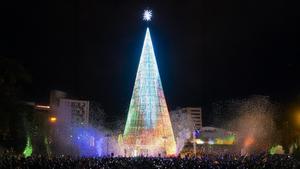 L’arbre de Nadal de l’any passat a Badalona. | ZOWY VOETEN
