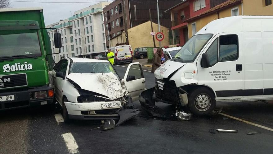Colisión entre dos vehículos en febrero en A Coruña. // L.O.C.
