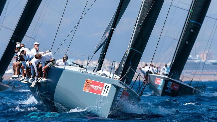 El Hispania de Don Felipe lidera el arranque de la Copa del Rey de vela