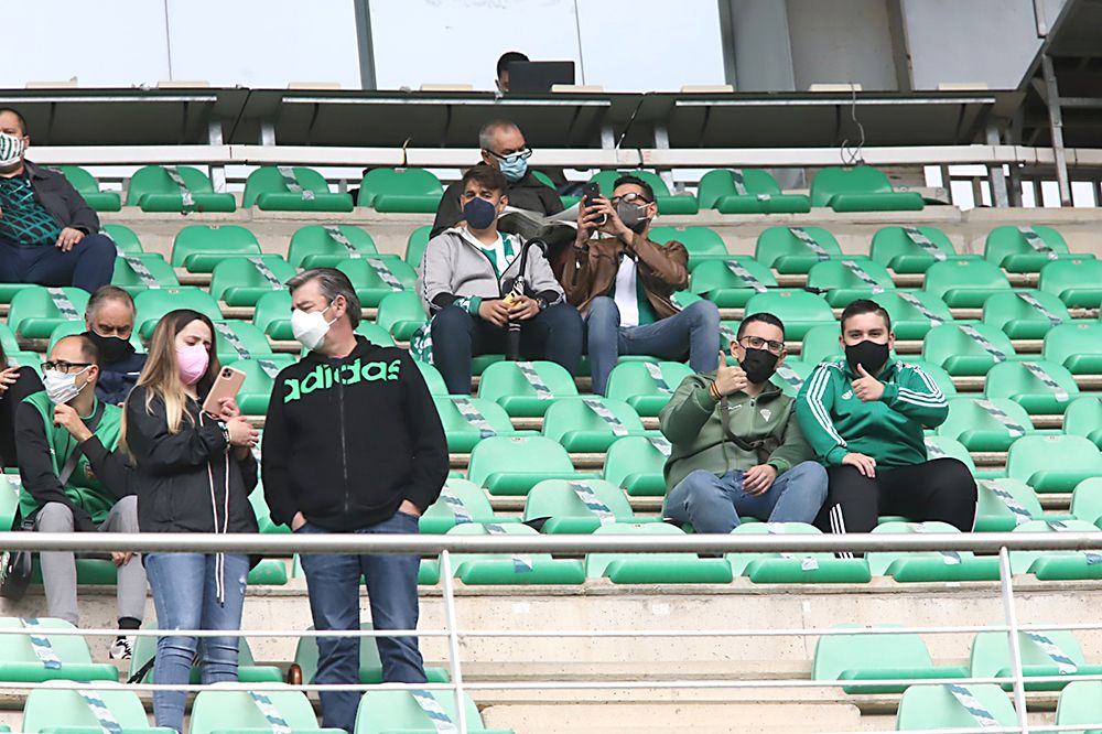 Aficionados asistentes al encuentro Córdoba CF-Tamaraceite