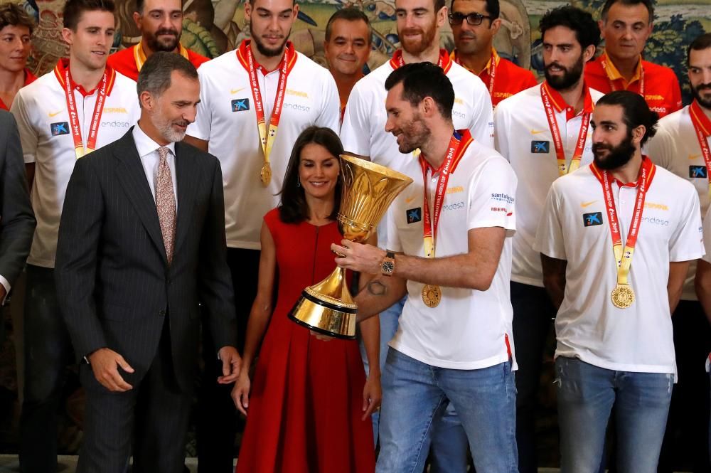 Los Reyes reciben a los campeones del mundo.