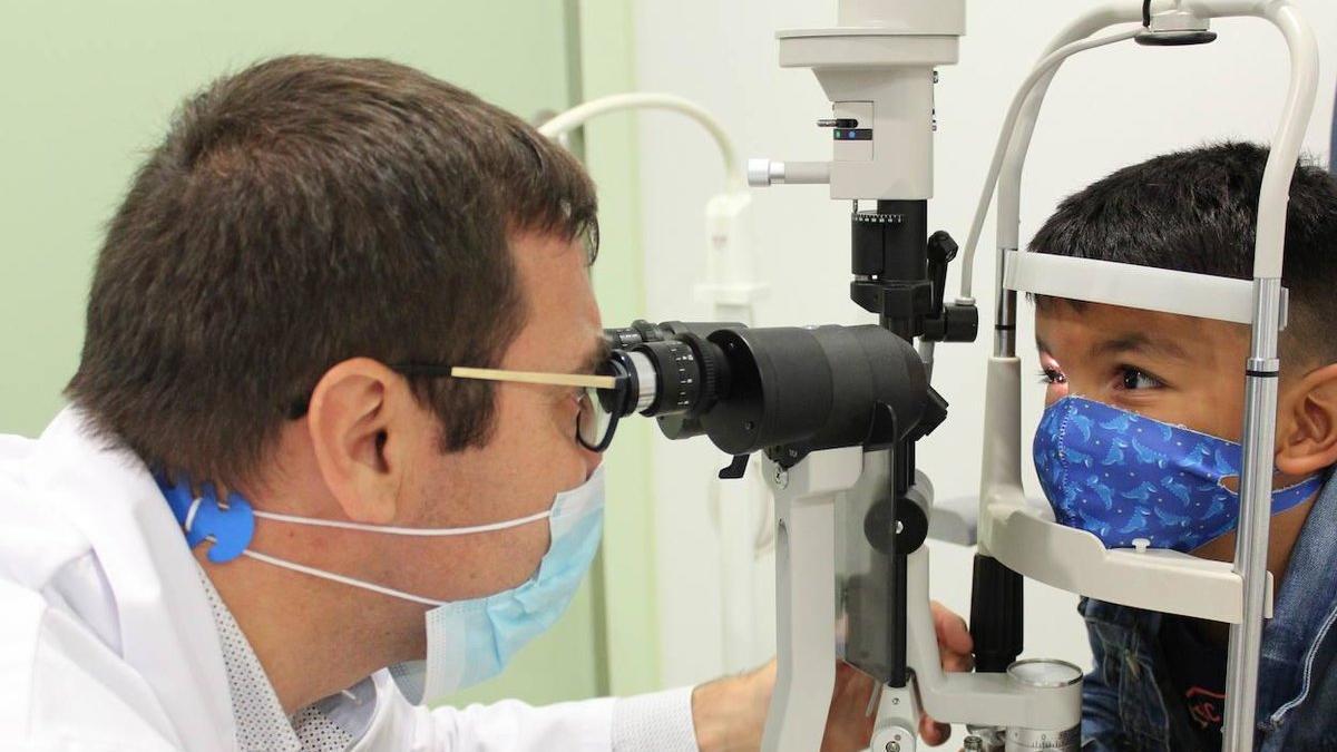 Un virus modificado ayuda a un niño a vencer a un cáncer de retina