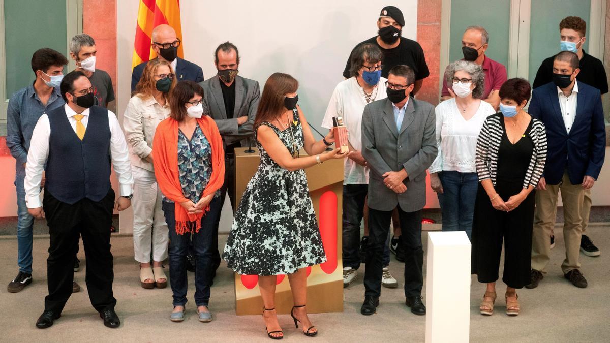 Entrega de Medalla de Honor a las víctimas de la represión y a los colectivos jurídicos que las defienden