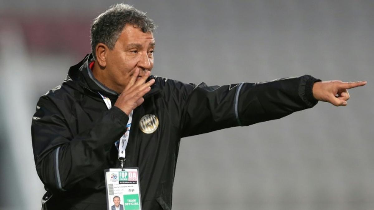 Ten Cate dirigiendo al Al-Wahda