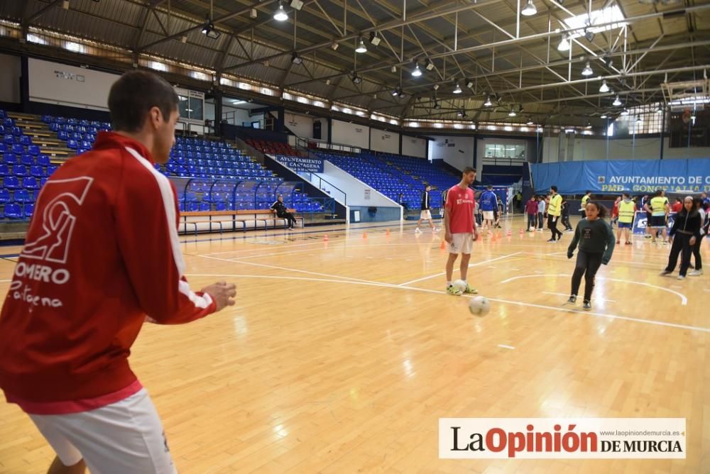 Encuentro de escolares con los jugadores del Plást