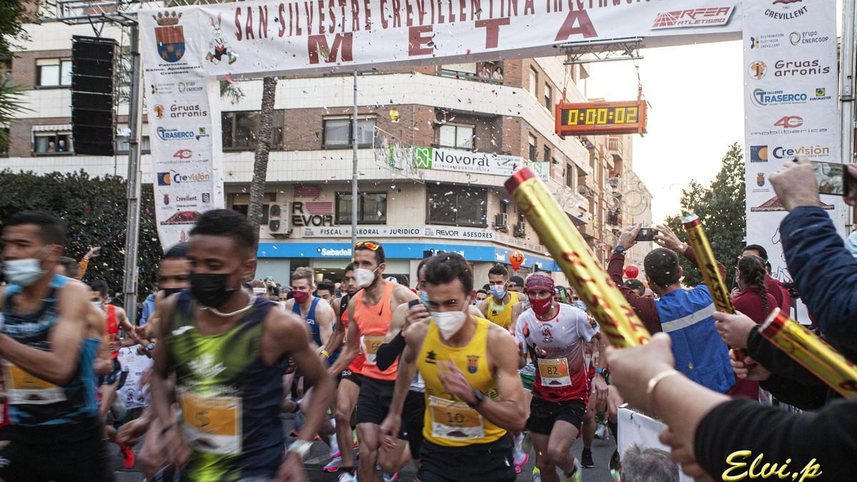 Salida de la XXV edición de la San Silvestre de Crevillent