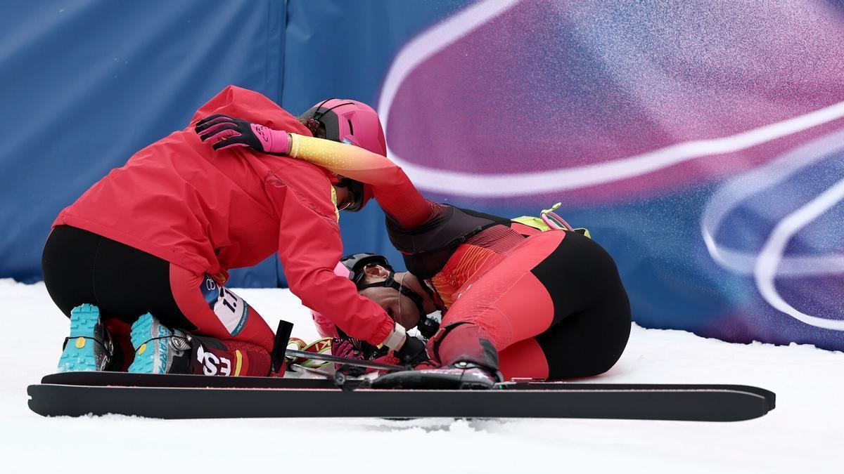 Ana Alonso y Oriol Cardona celebran su bronce.