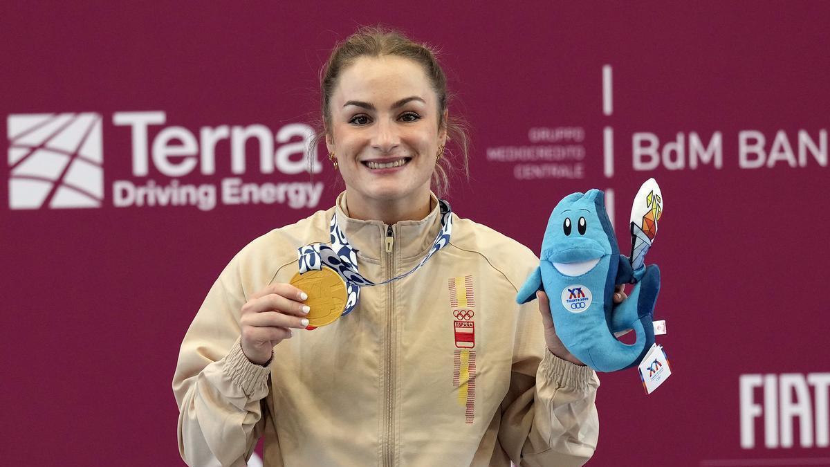 la deportista de Alzira (Valencia) Alba Sánchez se ha proclamado campeona mediterránea en dos tiempos dentro de la categoría de 53 kg.