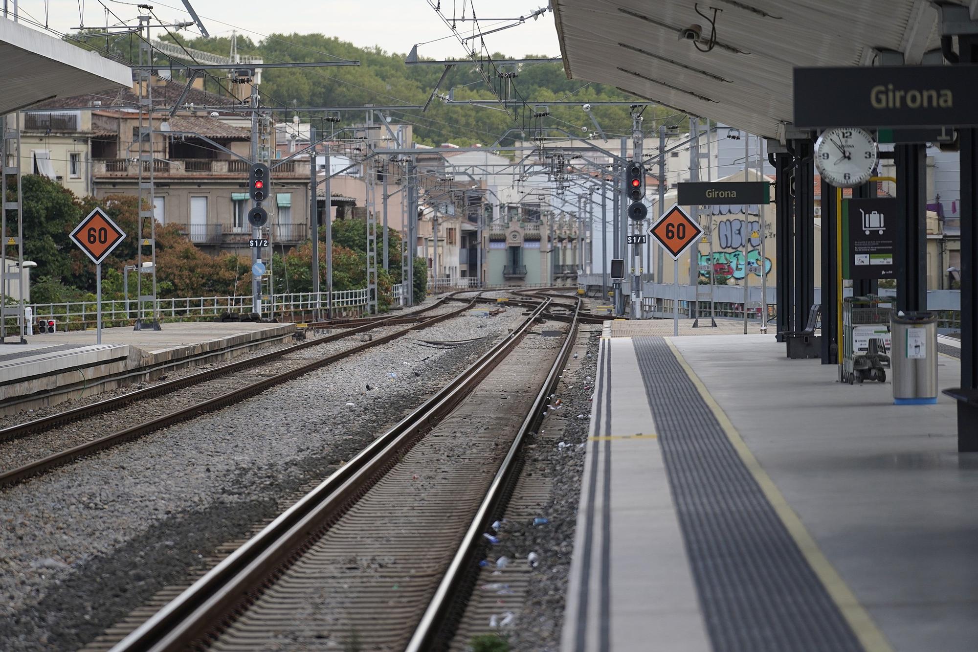 Caos ferroviari: Una avaria deixa sense trens de Rodalies i mitja distància