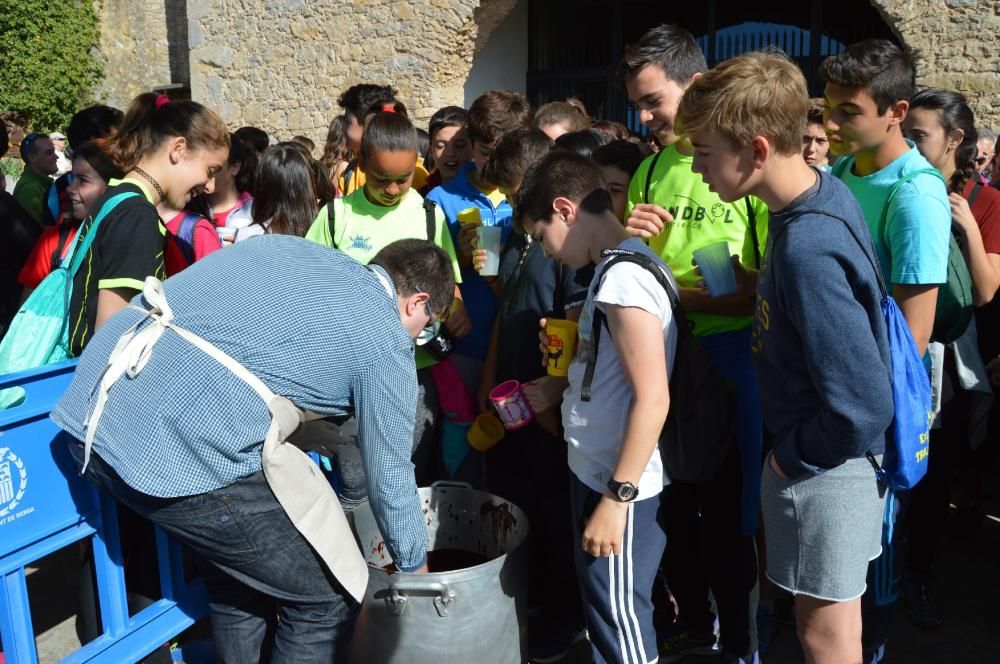 Els berguedans renoven el vot de poble i pugen a Queralt per celebrar Sant Marc