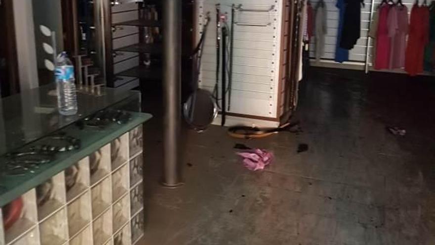 Arde una tienda de ropa en Pedro Abad