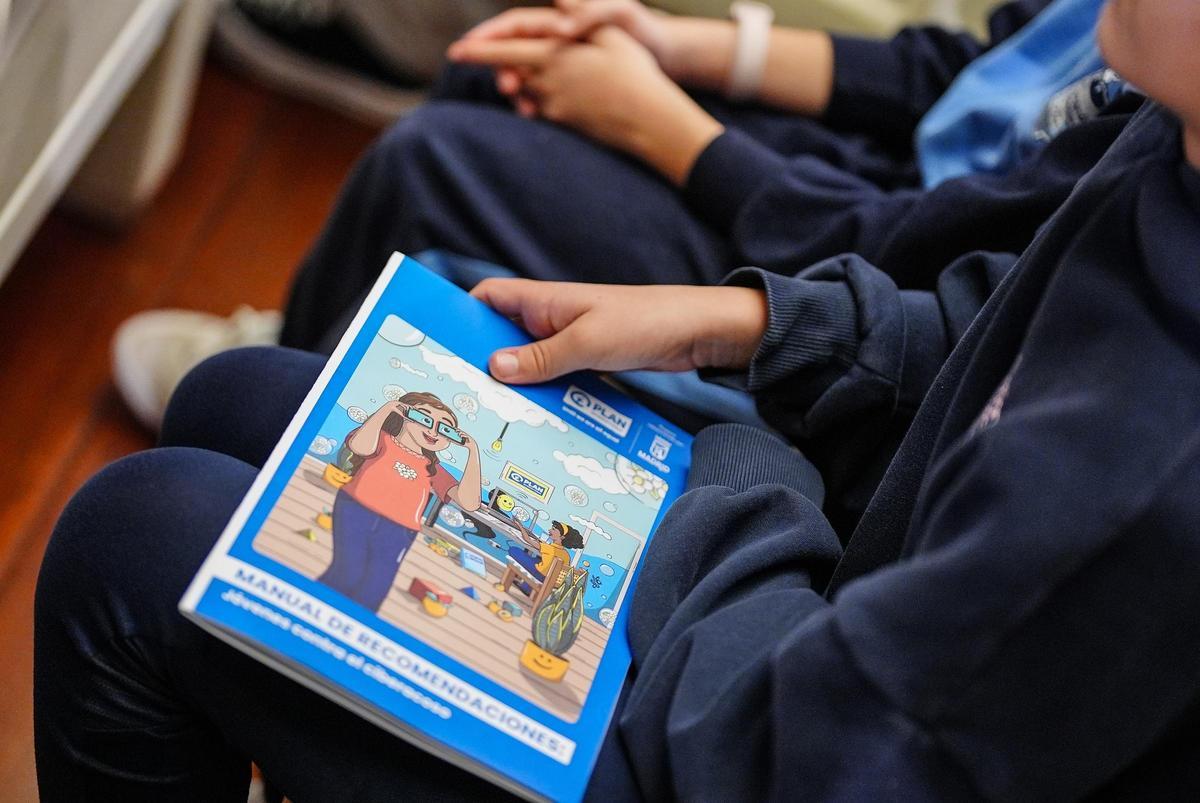 Manual de recomendaciones del proyecto 'Jóvenes contra el ciberacoso. Espacios online libres de violencia'.