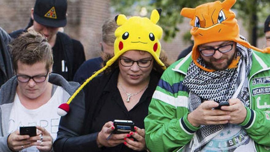 Usuaris juguen al &#039;Pokémon Go&#039;