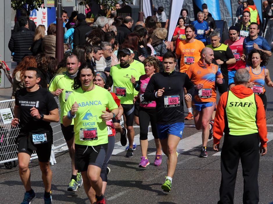 Cientos de corredores desafían al cansancio en la Interruning de O Porriño