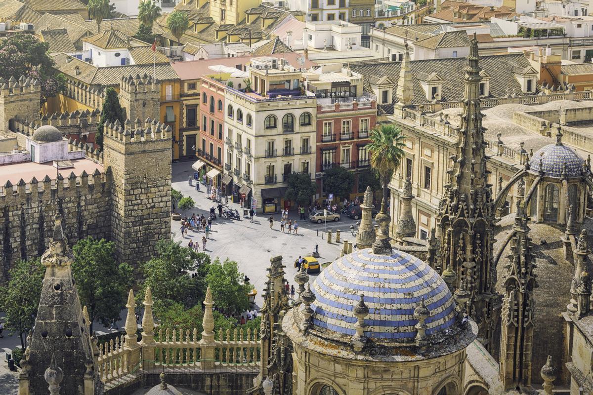 El cielo de Sevilla, una ciudad perfecta para recorrer a pie.