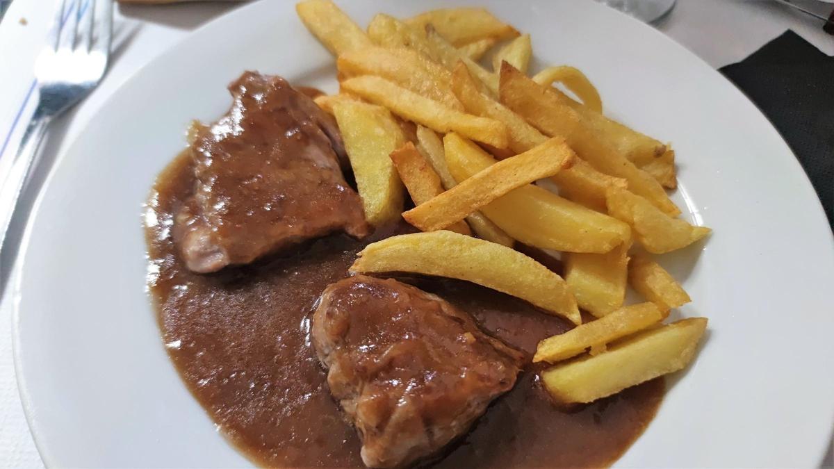 Solomillo de cerdo al Pedro Ximénez del Bar Restaurante Alarcón.