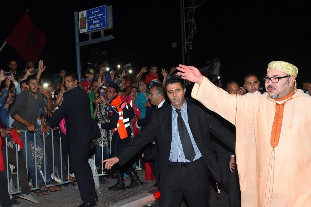 Marruecos promociona en EEUU sus planes para el Sáhara Occidental. En la imagen, el rey Mohamed VI en El Aaiun en 2015, celebrando el 40 aniversario de la Marcha Verde que expulsó a los españoles de la provincia.