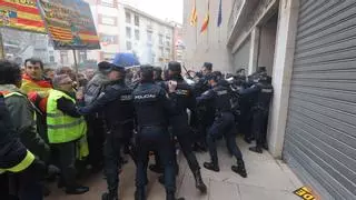 "¡Ni un paso atrás!": la "rabia" del campo aragonés invade Zaragoza
