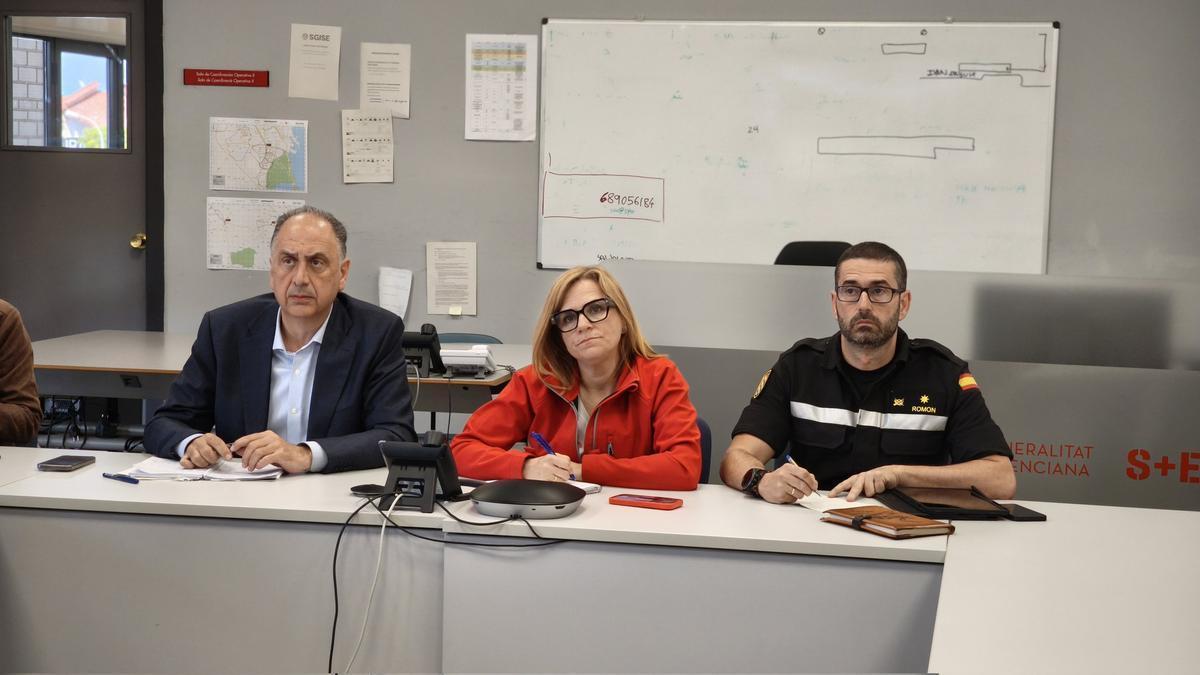 El conseller de Emergencias y Pilar Bernabé, delegada del Gobierno.