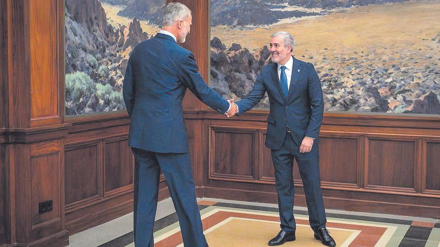 El rey Felipe VI recibe la visita del presidente de Canarias, Fernando Clavijo.