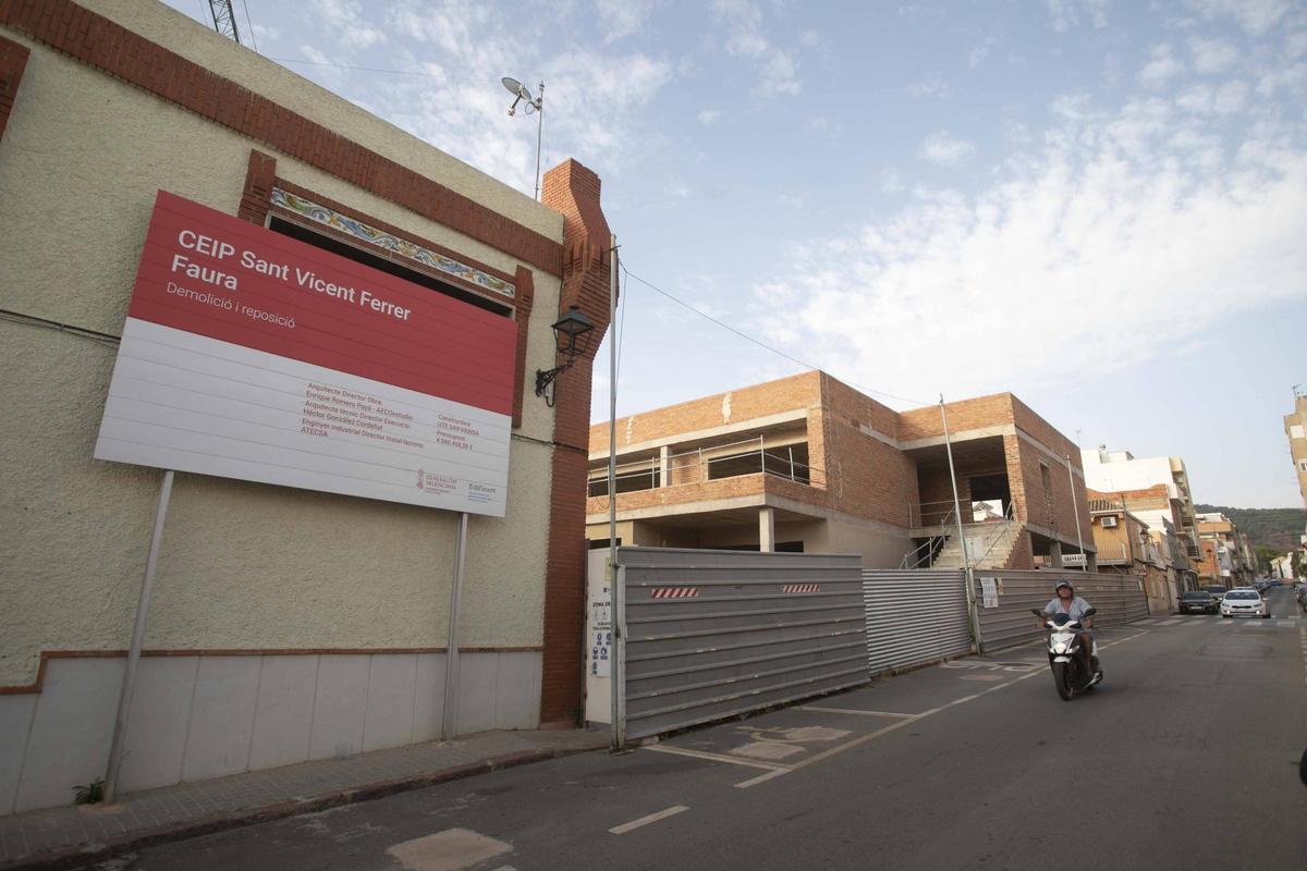 Obras paradas en el colegio de Faura.