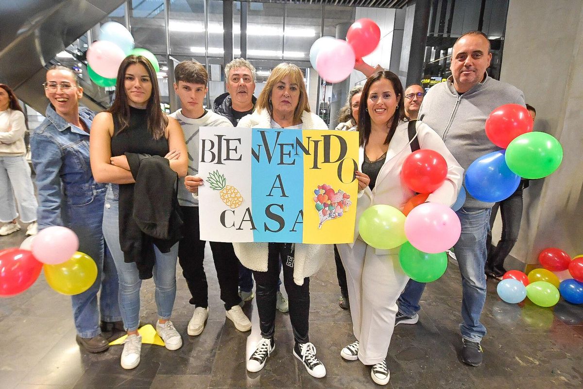 Llegada de militares desde Estonia al aeropuerto de Gran Canaria