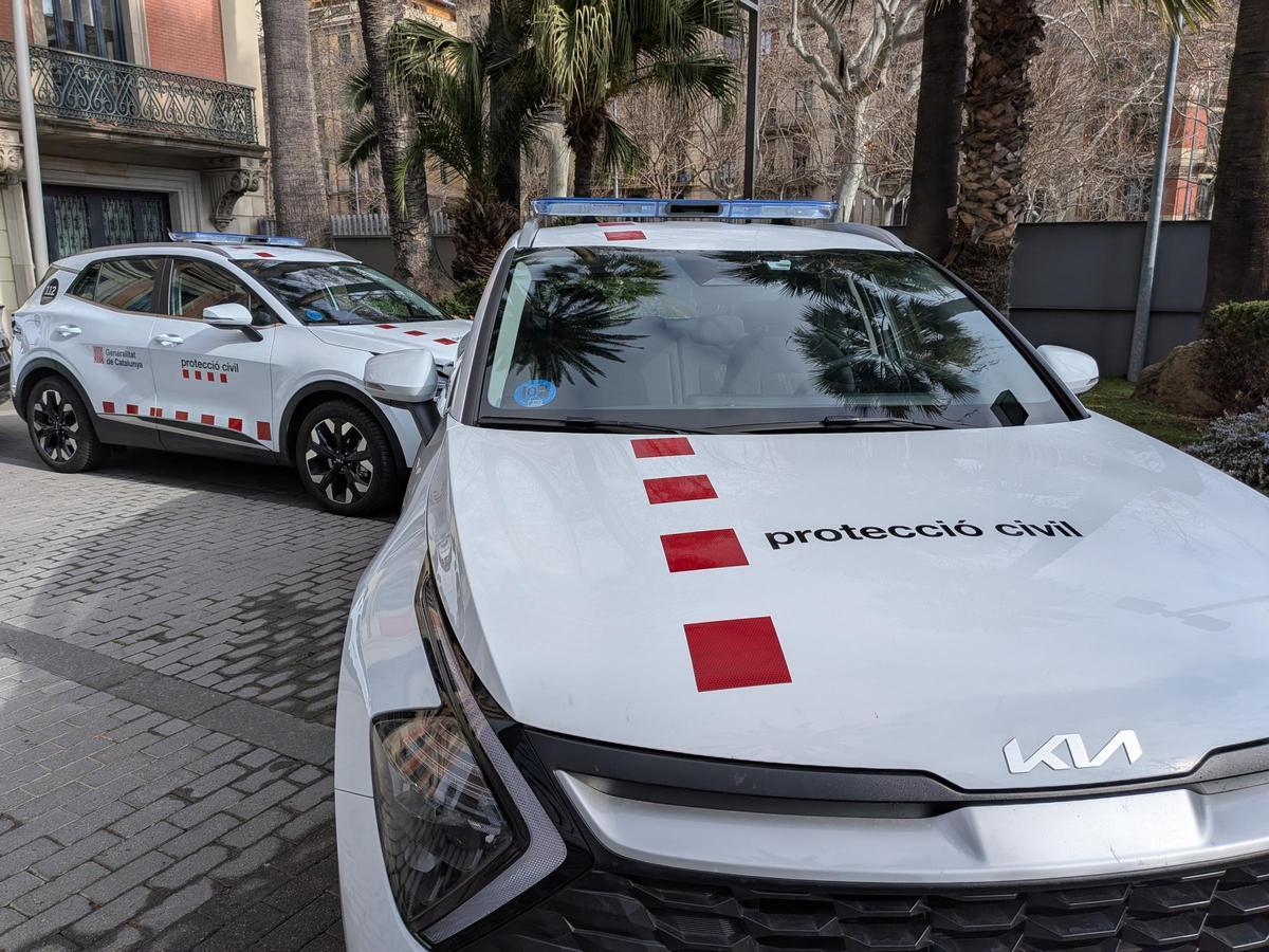 Dos dels nous vehicles de Protecció Civil
