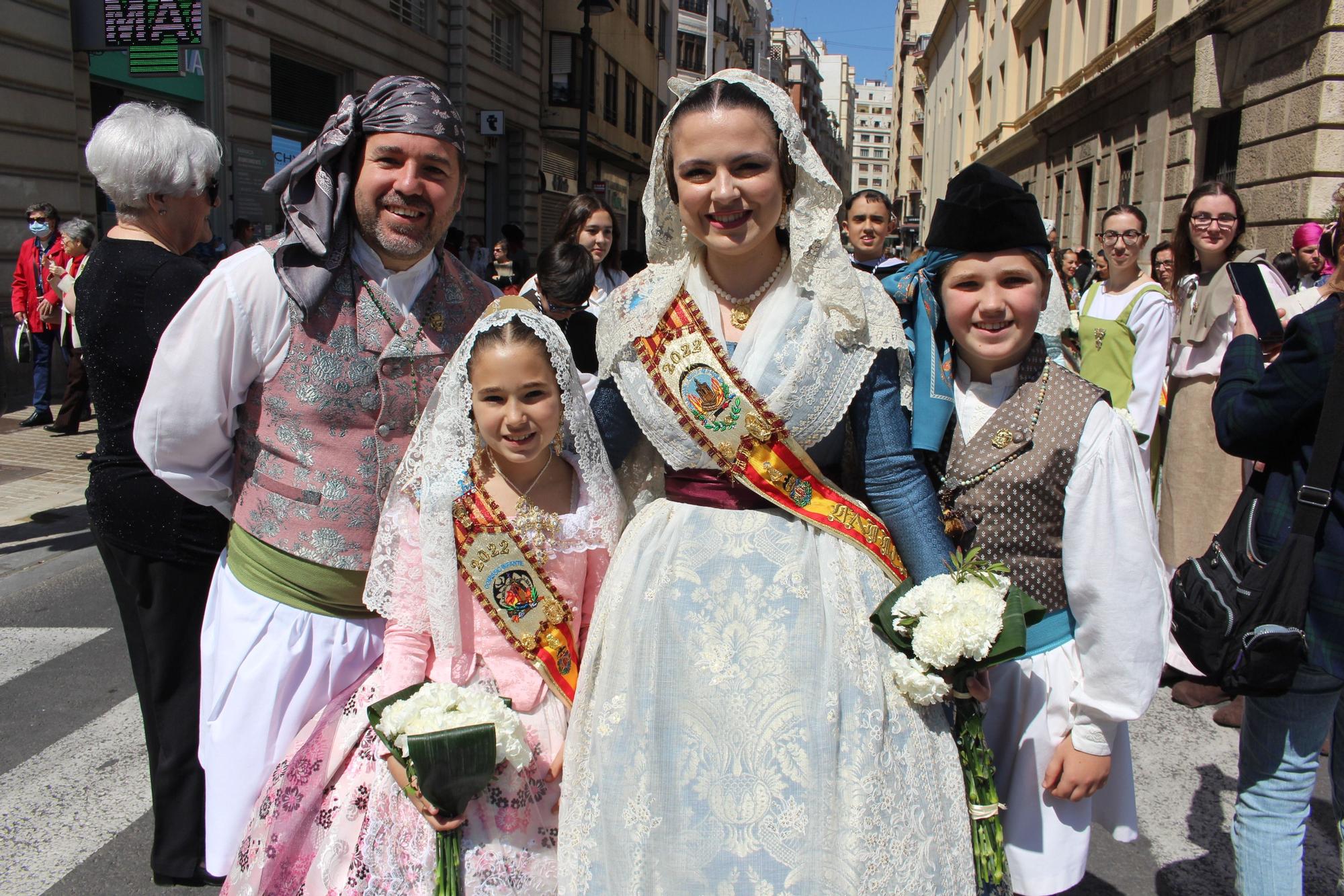 El desfile de falleras mayores en la Ofrenda a San Vicente Ferrer