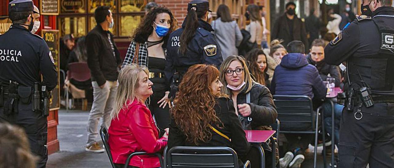 Locales del entorno de la calle Castaños, en imagen reciente.  | HÉCTOR FUENTES