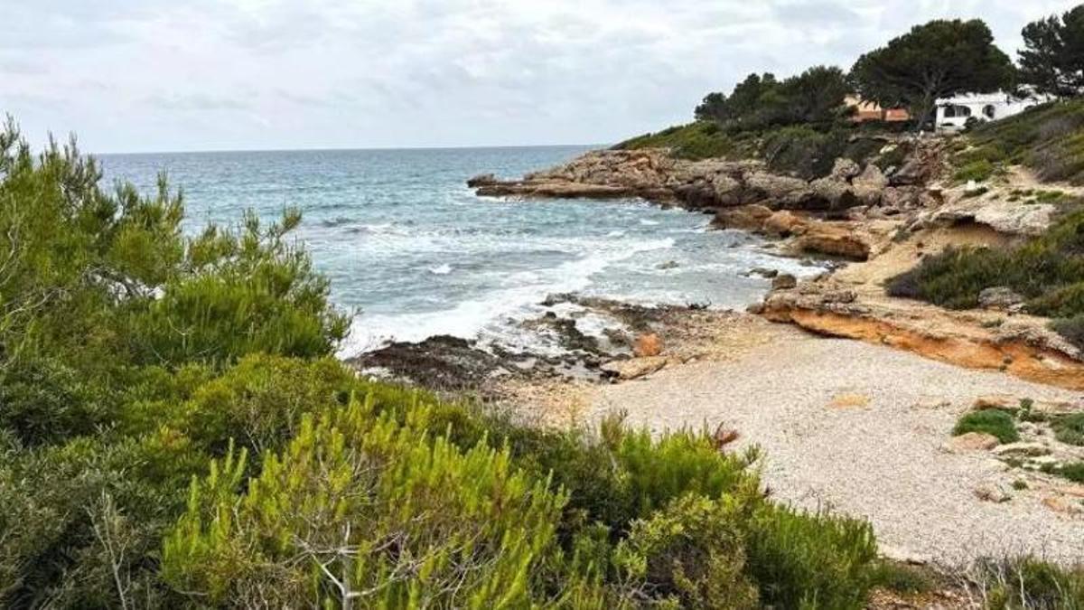 Cala les Ampolles, al camí de Ronda