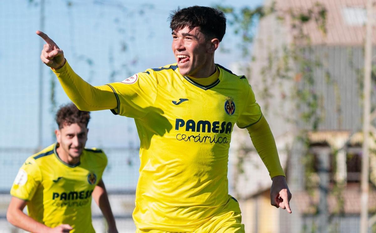 Dani González, en estado de gracia, marcó el tercer gol del juvenil del Villarreal.