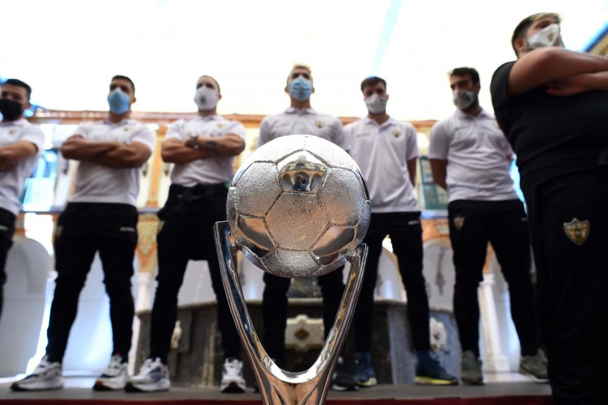 Honores para el Córdoba Futsal en la Diputación