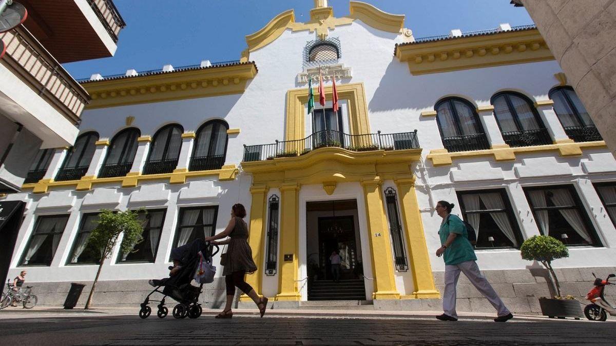 Fachada del Círculo de la Amistad.