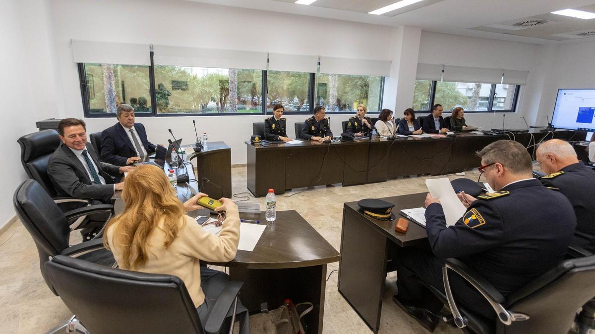 Imagen de la reunión de la comisión de Policía Judicial para unificar criterios en los casos de Violencia sobre la Mujer.