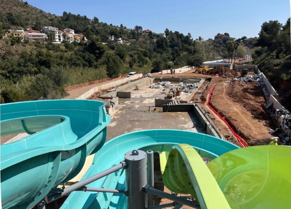 Otra imagen de las obras de construcción del nuevo parque acuático de la Vall d'Uixó.
