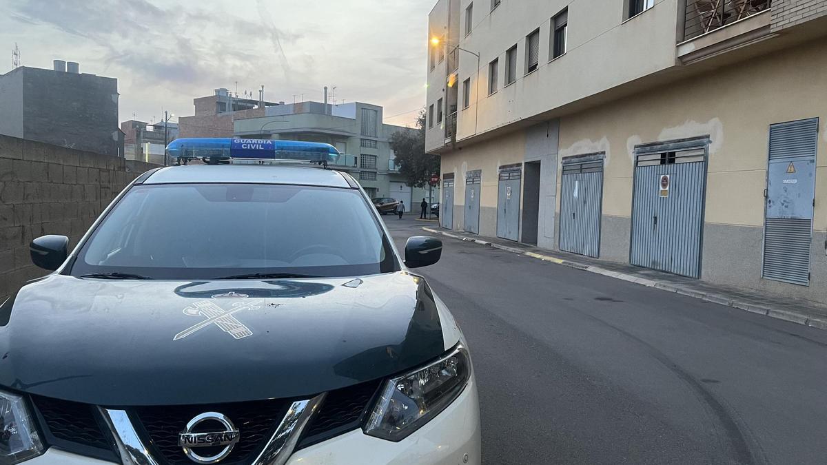 Imagen de archivo de un vehículo de la Guardia Civil durante una intervención en la Vilavella.