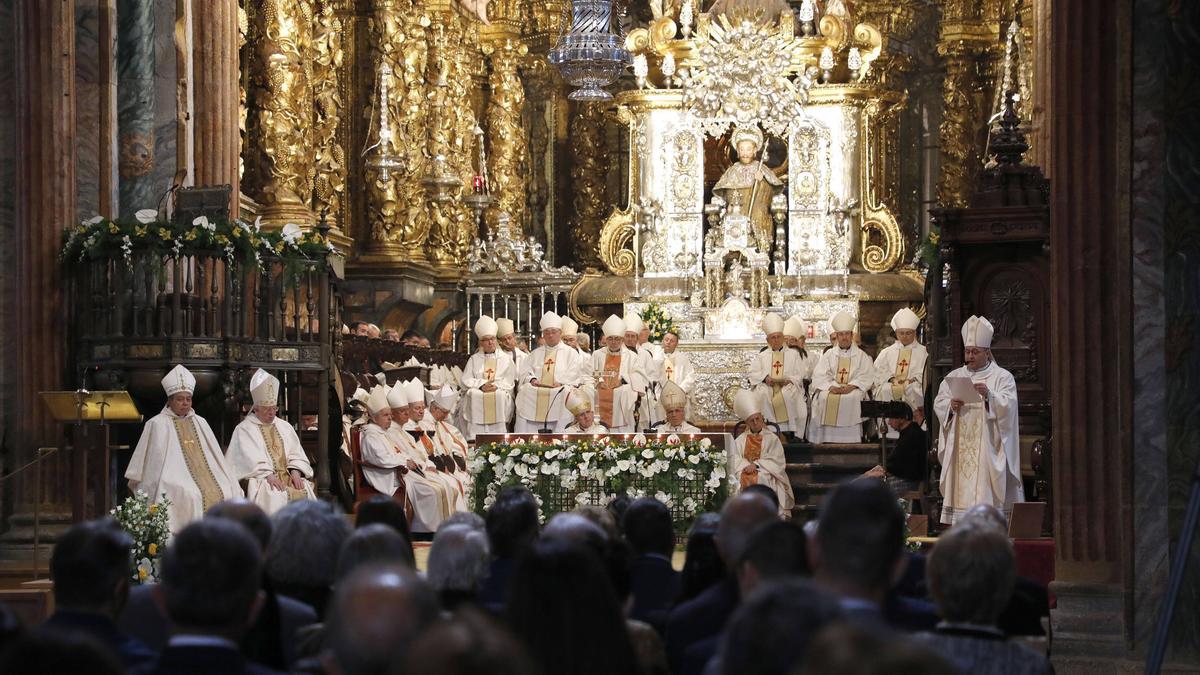 Ceremonia de toma de posesión del nuevo arzobispo de Santiago, monseñor Prieto