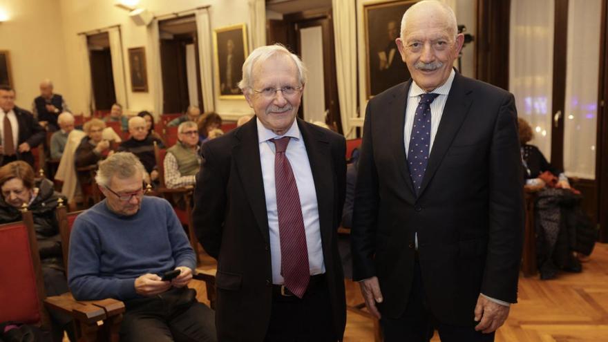 Por la izquierda, Alberto Rodríguez-Felgueroso y el recientemente reelegido director del Ridea, Ramón Rodríguez.