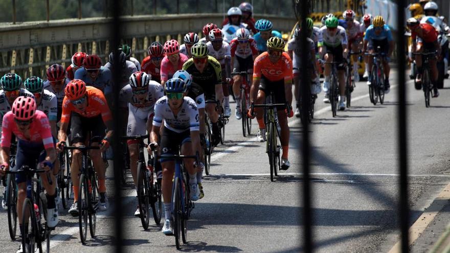 Trentin se lleva la etapa en puertas de los Alpes