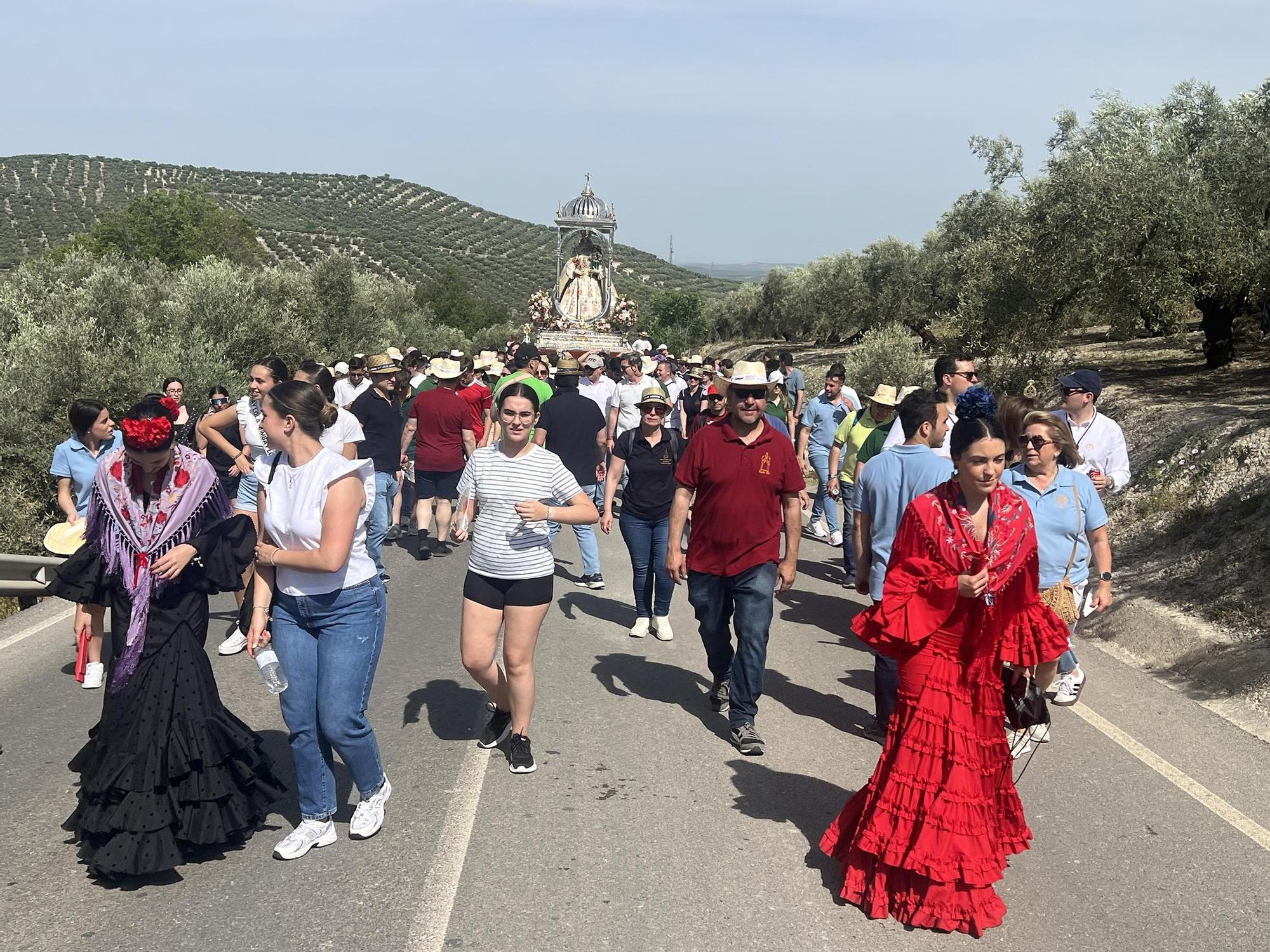 La Virgen de Araceli de Lucena regresa a su Santuario en la Romería de Subida