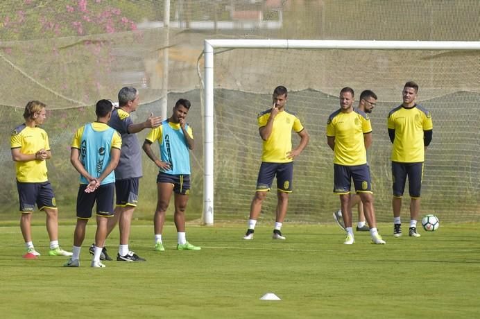 Entrenamiento de la UD en el campo de futbol del ...