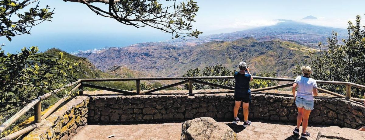 Mirador del Pico del Inglés, en el macizo de Anaga, San Cristóbal de La Laguna (Tenerife).
