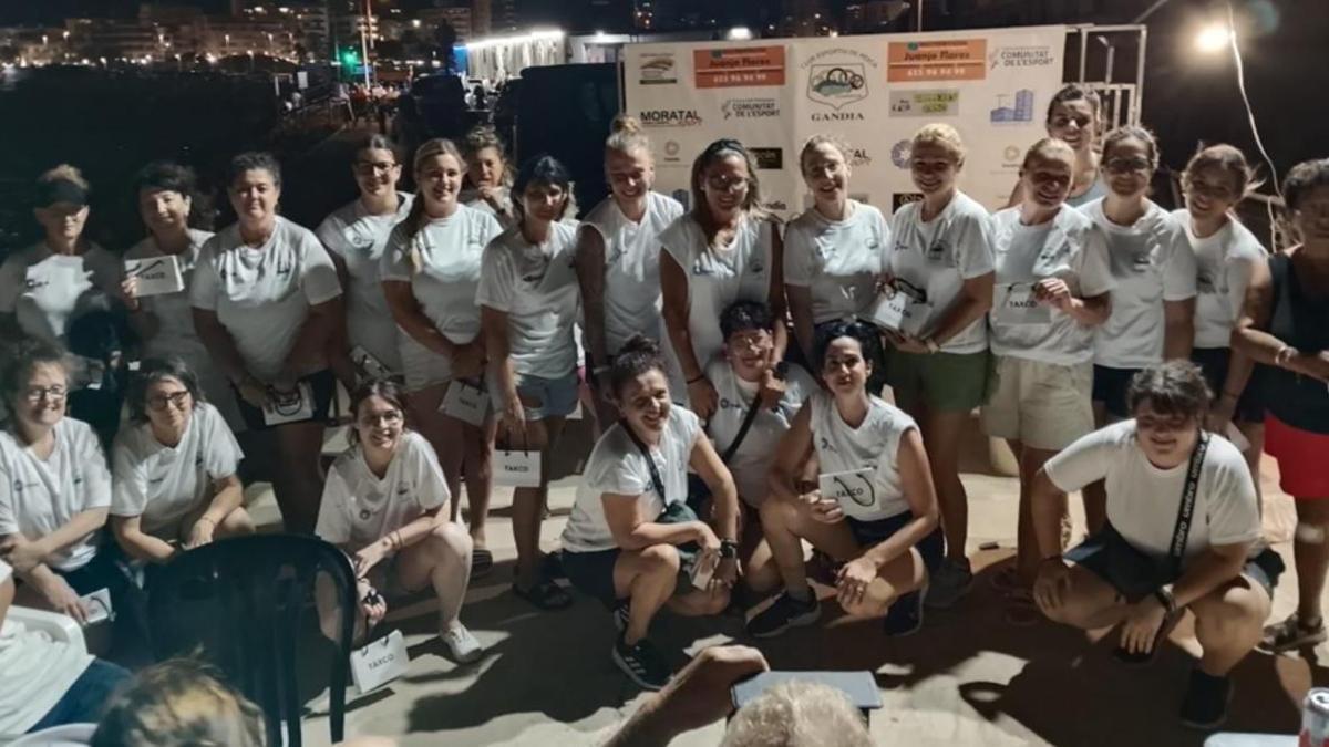 Las participantes en el concurso de pesca del CDP Gandia
