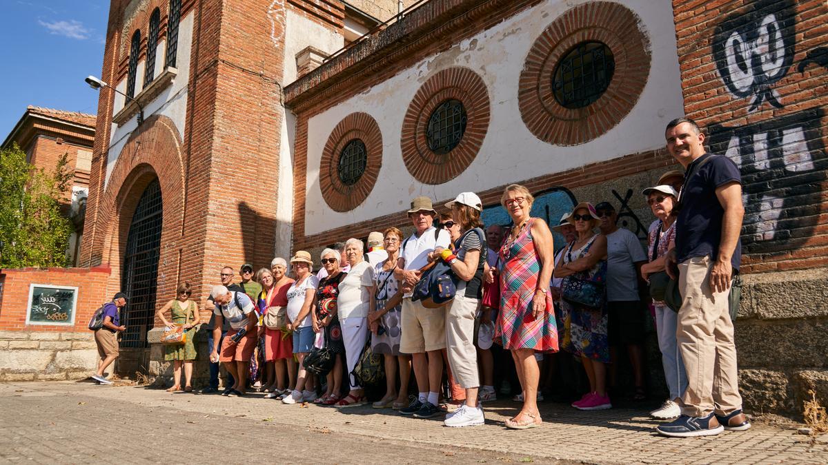 Una concentración de Amececa en la cárcel vieja de Cáceres.